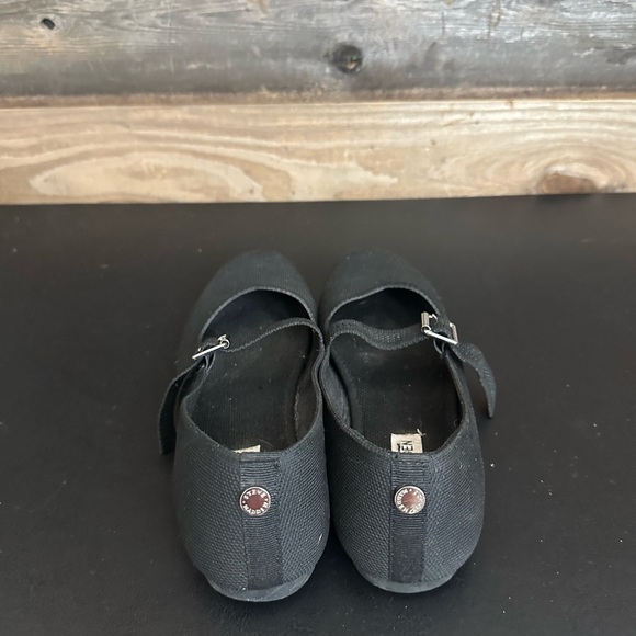 Steve Madden Women's Black Knit Mary Jane Ballet Flat Buckle Closure Size 8.5 - Picture 2 of 9